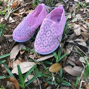 Pink lace size 5 toddler shoes